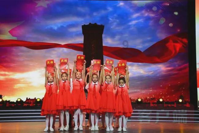 怎么样才能和一个女生聊天聊到她心动。游戏画面